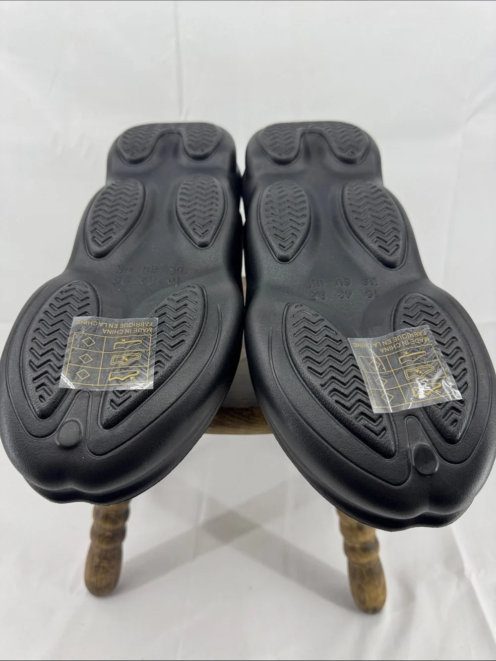 NWT Urban Outfitters Mens Black Foam Recovery Slides Sandals, sz 10